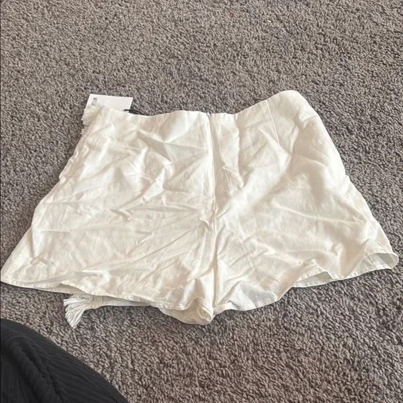White Fringe Hem Skort NWT - Picture 4 of 4